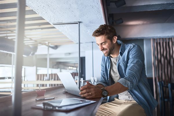 Ein Geschäftskunde nutzt die 250 € Startguthaben und testet die T Cloud Public