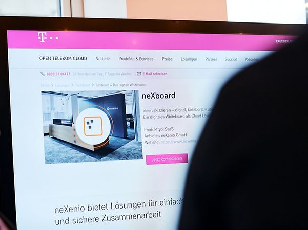 Bildschirm mit neXboard von neXenio in der T Cloud Public